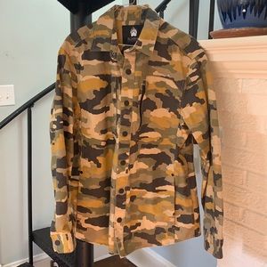 Alaskan hardgear camo button up shirt by Duluth Trading Co